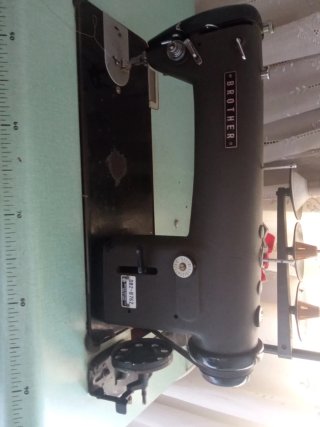 Máquina de coser industrial Brother