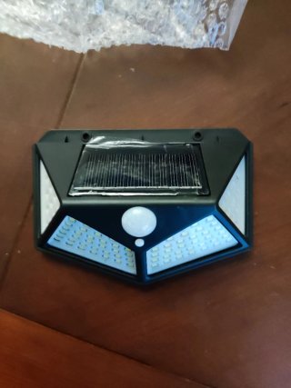 Lámpara Solar LED Exterior Nueva a estrenar