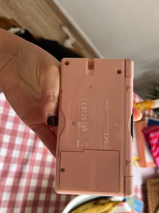 Nintendo DS Lite Rosa + Cargador + Juego Mario