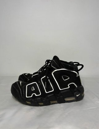 Nike Air More Uptempo Negras y Blancas