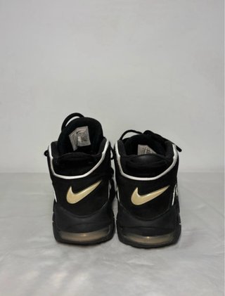 Nike Air More Uptempo Negras y Blancas