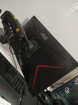 Pantalla AOC 144Hz Gaming