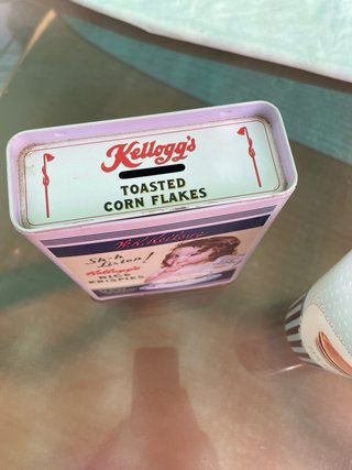Hucha Kellogg's y Vaso Medidor