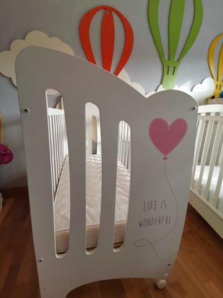 Cuna blanca con serigrafía infantil