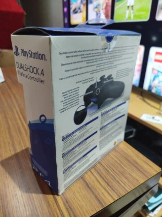 PS4 Slim 1 Tera+ Mando Rojo+ Mando original cerrad