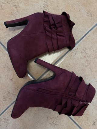 Stivaletti N.36 bordeaux con rouches