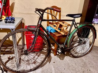 Bicicleta antigua para restaurar.