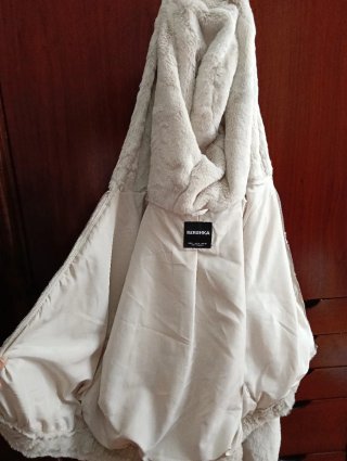 Chaqueta pelo Bershka con capucha