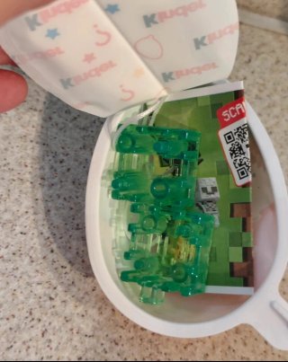 Kinder Joy Minecraft Cubo Verde Collezione