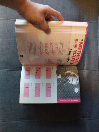 Libro 1000 canciones y acordes  de guitarra