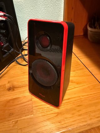 Altavoces Trust 2.1 con Subwoofer