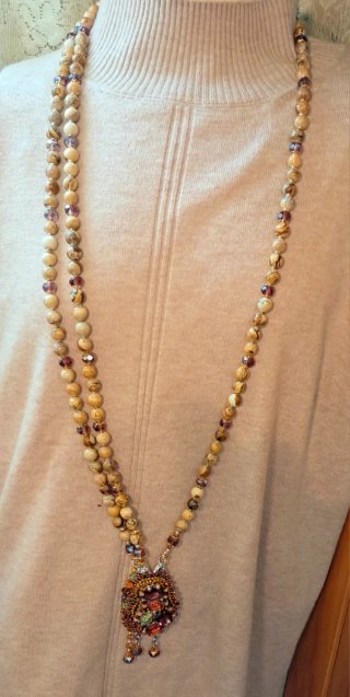 Collar de cuentas multicapa con colgante