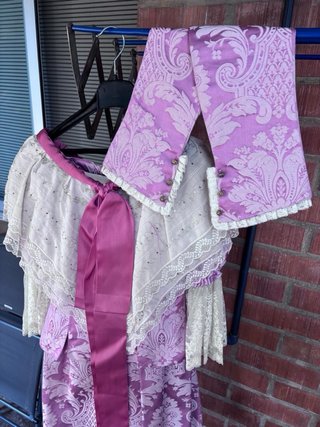 Traje de Fallera con Manteletas y Zapatos