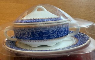 Collezione di 11 zuppiere in miniatura in porcellana
