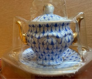 Collezione di 11 zuppiere in miniatura in porcellana