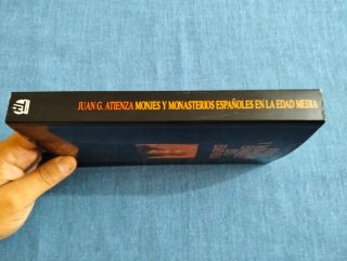 Monjes y monasterios españoles en la edad media...