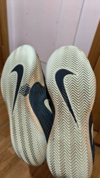 Zapatillas Nike Tenis Negras y Beige