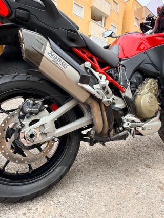 Ducati Multistrada V4S Roja 2023, 18,500km