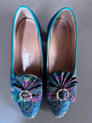 Traje de Fallera con Manteletas y Zapatos