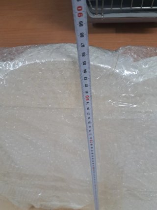 Cuna de madera blanca con colchón casi nueva
