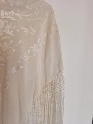 Mantón Flamenca Beige y Blanco