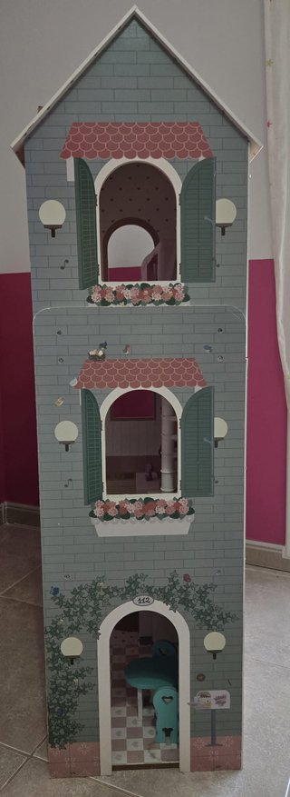 Casa de muñecas Villa Miyo de madera
