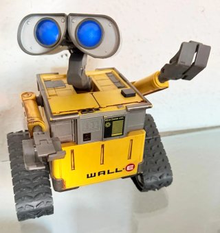 Wall-E Robot Disney Pixar 25Cm Funcionando