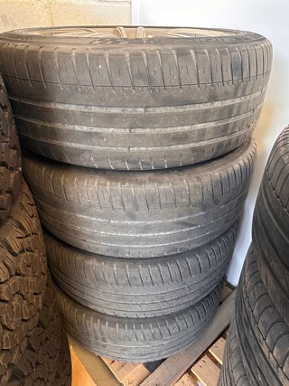 Llantas Tesla Model S con neumáticos Michelin