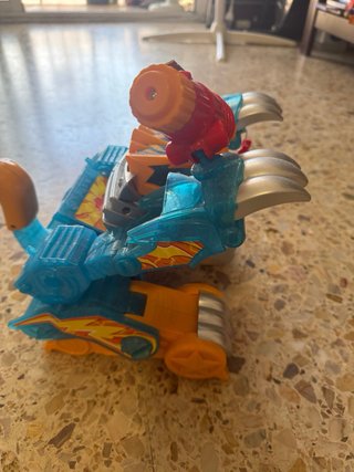 Coche Mario Kart Juguete y robot super sinc