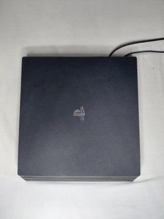 Consola PS4 Pro Nera + 2 Giochi + Controller