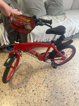 Bicicleta infantil roja Lightning McQueen