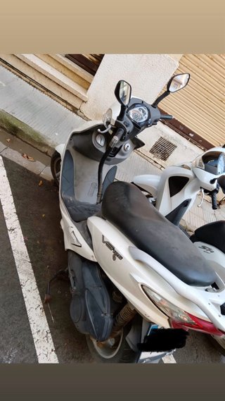 Moto Scooter Sym Blanca Automática