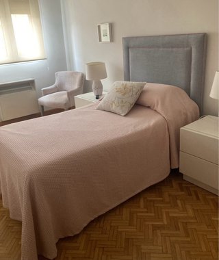 Cama articulada eléctrica  de 1’05 con colchón.