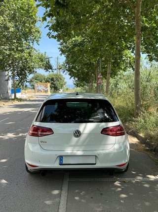 Volkswagen Golf GTI DSG