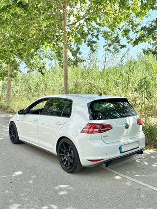 Volkswagen Golf GTI DSG