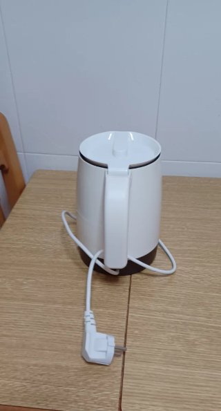 Jarra eléctrica Jata Electro para leche