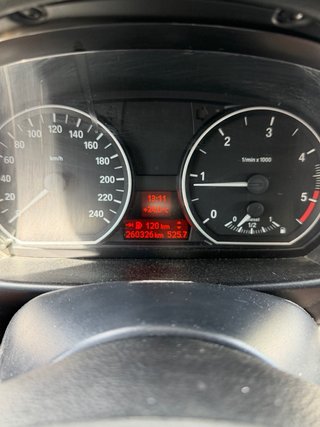 BMW Serie 1 118d 2011