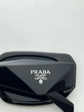 Gafas de sol Prada negras