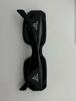 Gafas de sol Prada negras