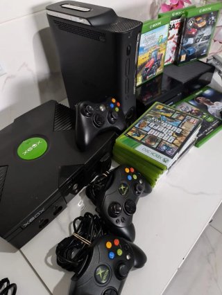 Lote Xbox 360 e One: Console, controller e giochi