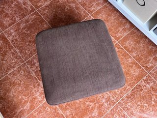 Puff reposapiés marrón tela. Precio negociable!
