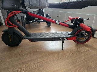Patinete Eléctrico Xiaomi Esencial Negro/Rojo