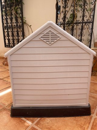 Caseta para perros de plástico