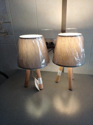2 Lámparas de mesa madera y tela