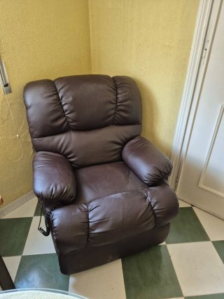 Sillón relax levanta personas marrón