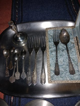 Lote Antigüedades: Bandeja, Teteras, cubiertos