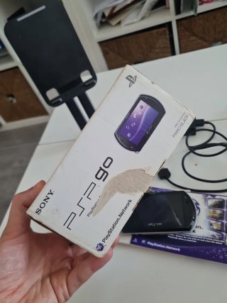 PSP GO 16GB + Caja Original + Manuales