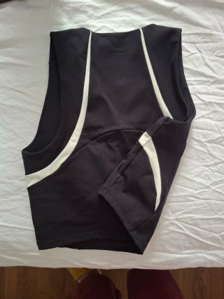 Top Oysho Negro con Detalles Blancos Talla M