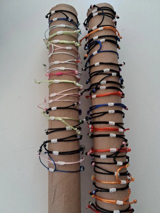 Pulseras hechas a mano