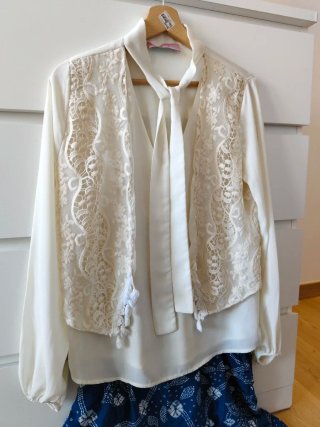Blusa blanco roto/marfil con encaje